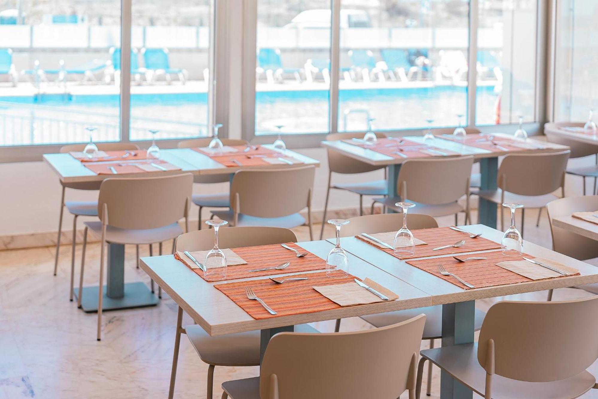 Port Europa 호텔 칼페 외부 사진
